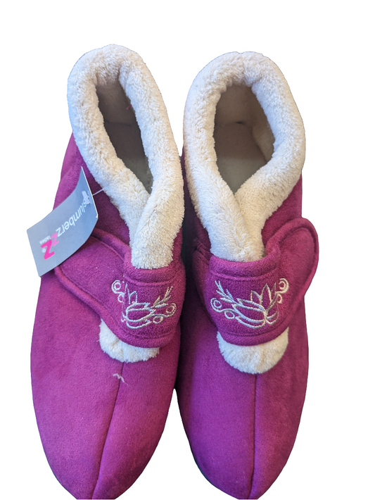 Ladies Size 8 Easy Access Full Slippers  Raspberry