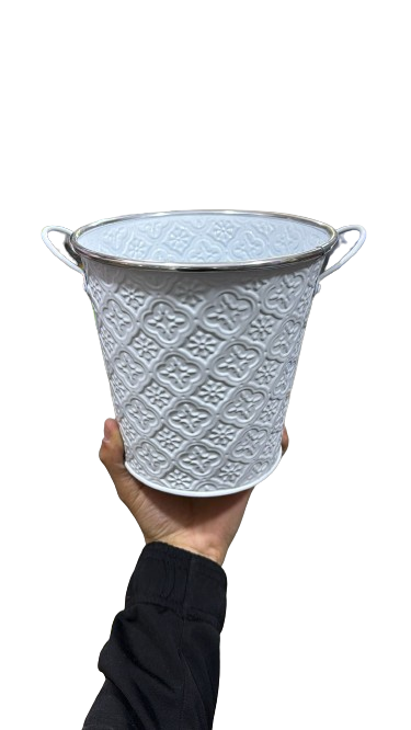 Jardinière métallique blanche