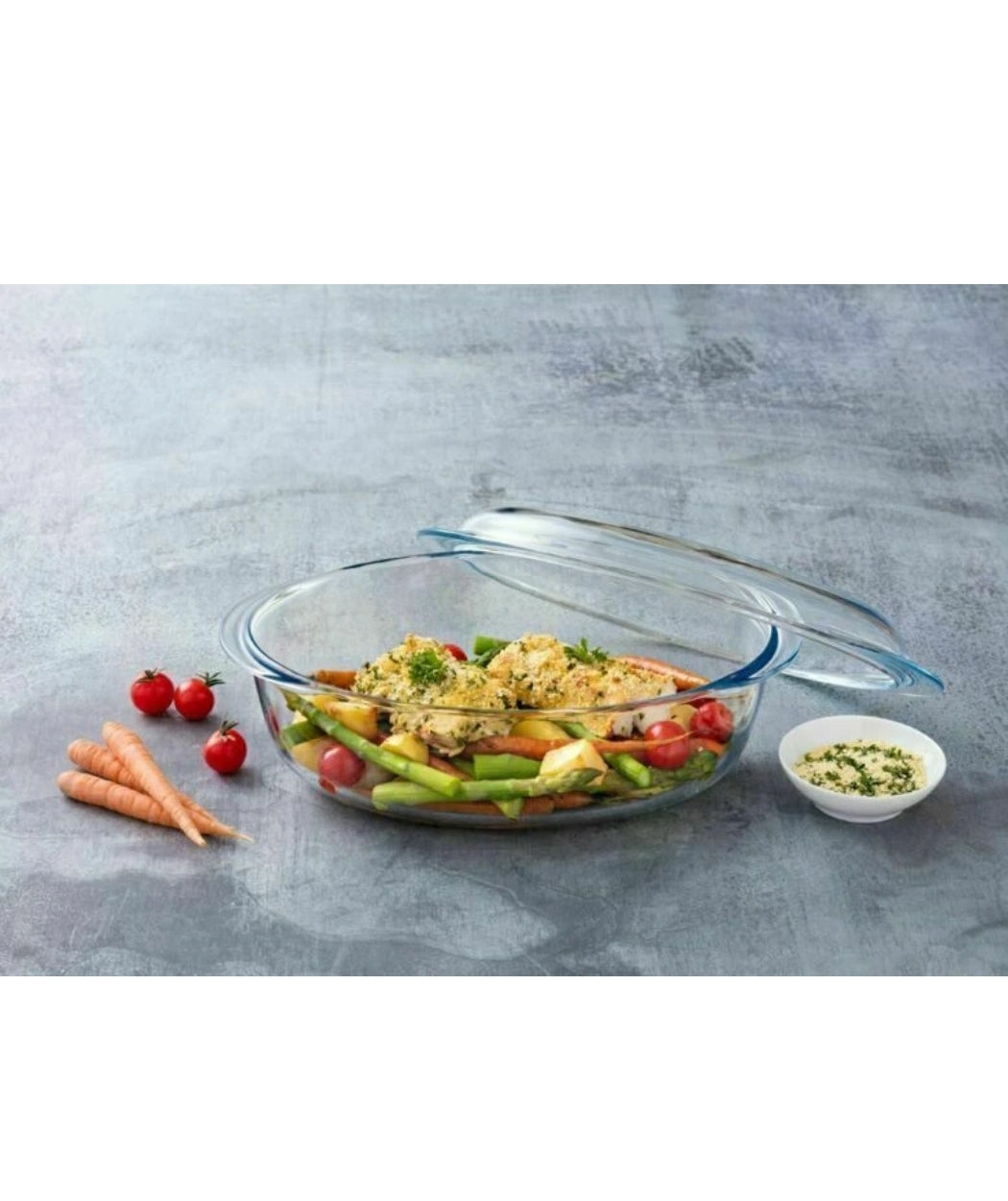 Pyrex Essentials Glass Oval Casserole Dish with Lid 4.0L - Transparent