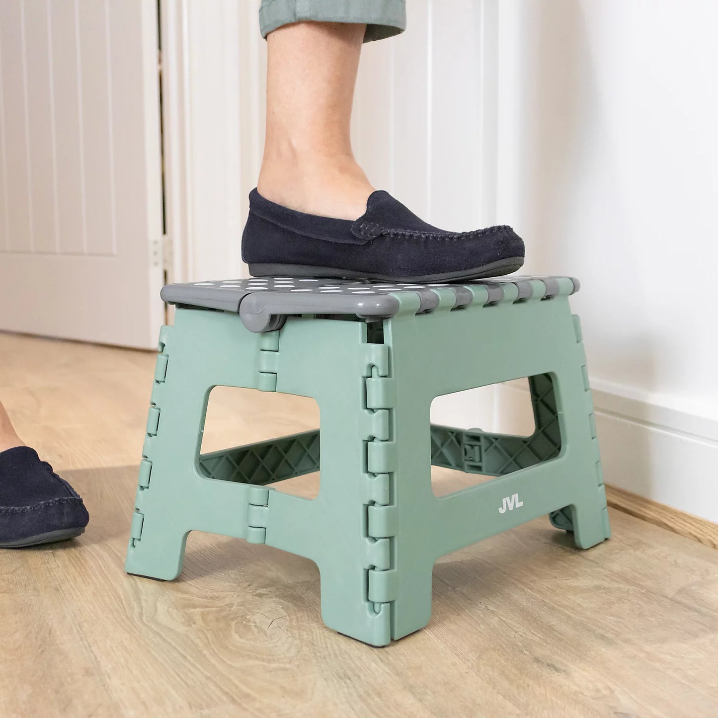 JVL Practical Small Step Stool, Green