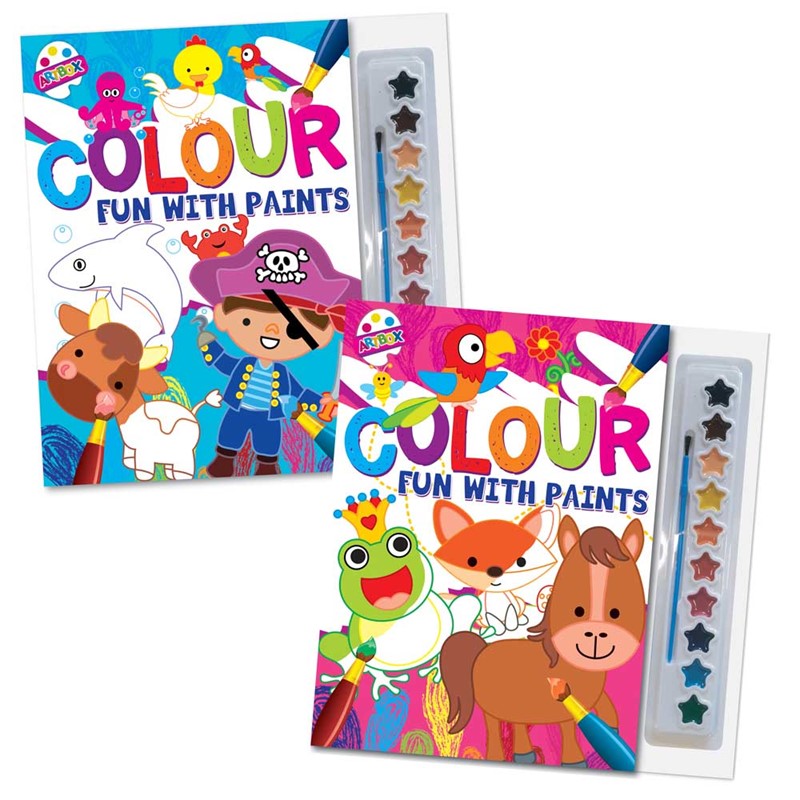 Amusement de coloriage avec des peintures