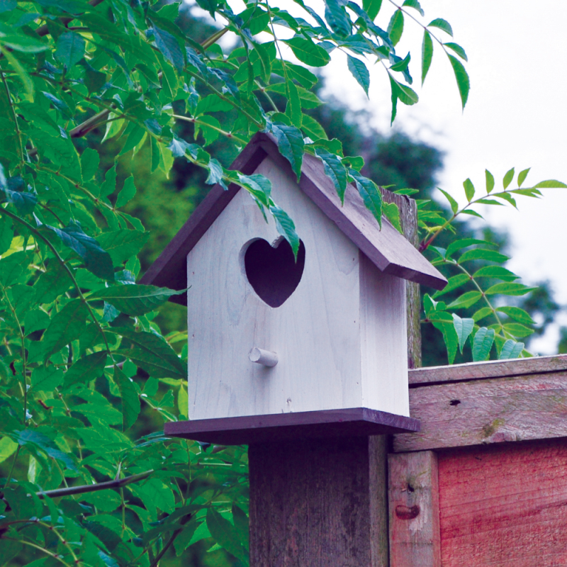 WHITE WOODEN NESTING BOX