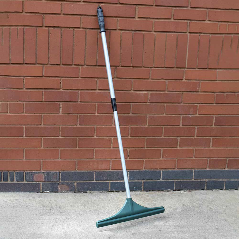 TELESCOPIC ARTIFICIAL LAWN RAKE