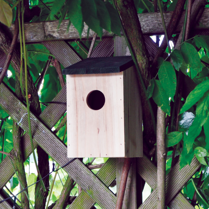 WOODEN BIRD NESTING BOX